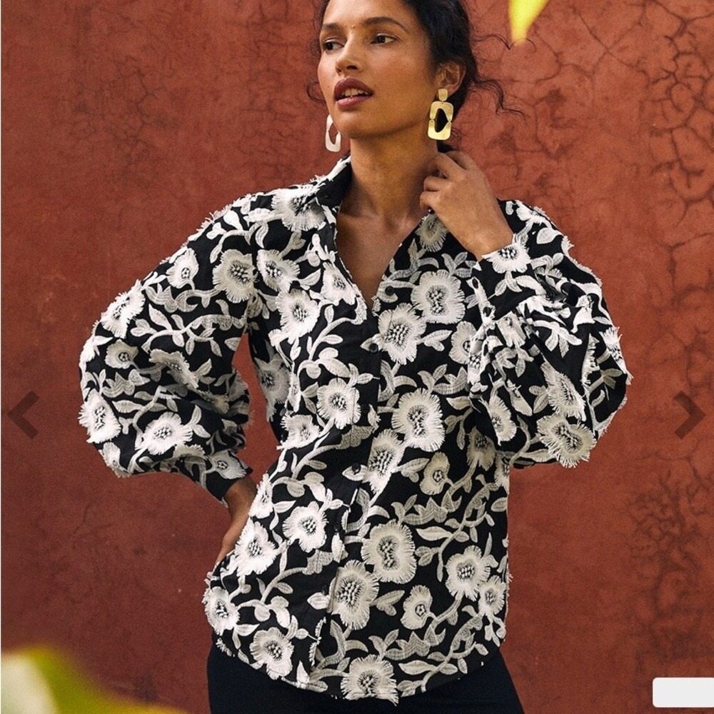 Chicos Textured 3D Floral Black & White Embroidered Whimsical Shirt Jacket/3 XL